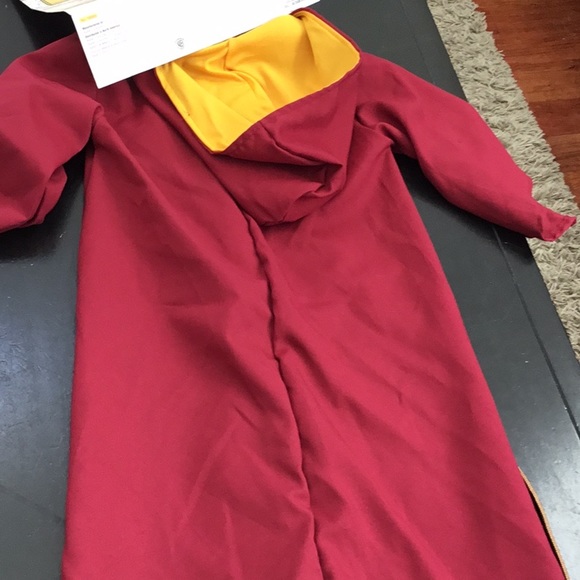 NWT Gryffindor Quidditch Robe - Picture 8 of 8